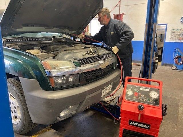 Our Motorvac carbon clean service:
• Cleans carbon from injectors, intake, valves, and combustion chambers
• Reduces exhaust emissions
• Restores engine performance
• Improves gas mileage
Call us for an appointment. 
kellerbros.com
303-347-1010
#TrustedAutoRepair