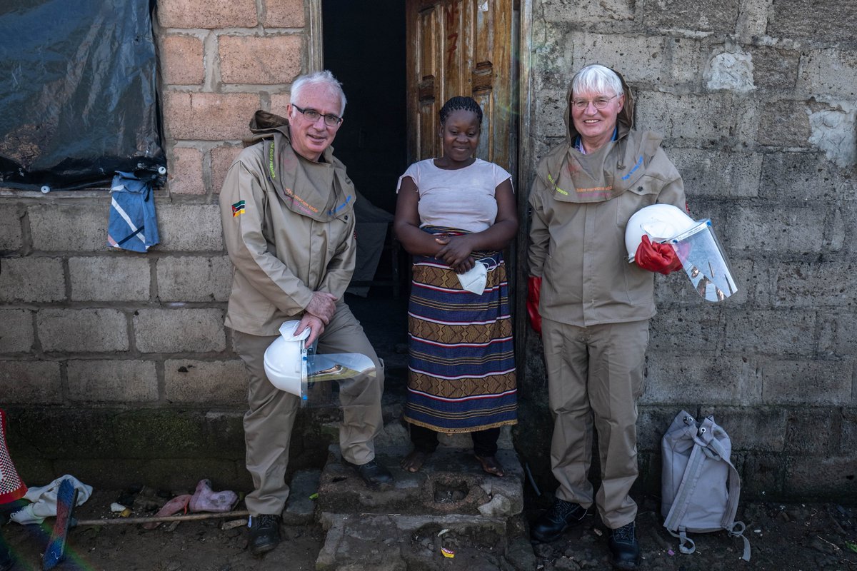 In 2021, the @GlobalFund partnership supported indoor residual spraying for over 700,000 homes across Mozambique. @PeterASands and UK Minister of State @AndrewmitchMP are visiting malaria control sites throughout Mozambique to observe how these efforts are helping #EndMalaria.