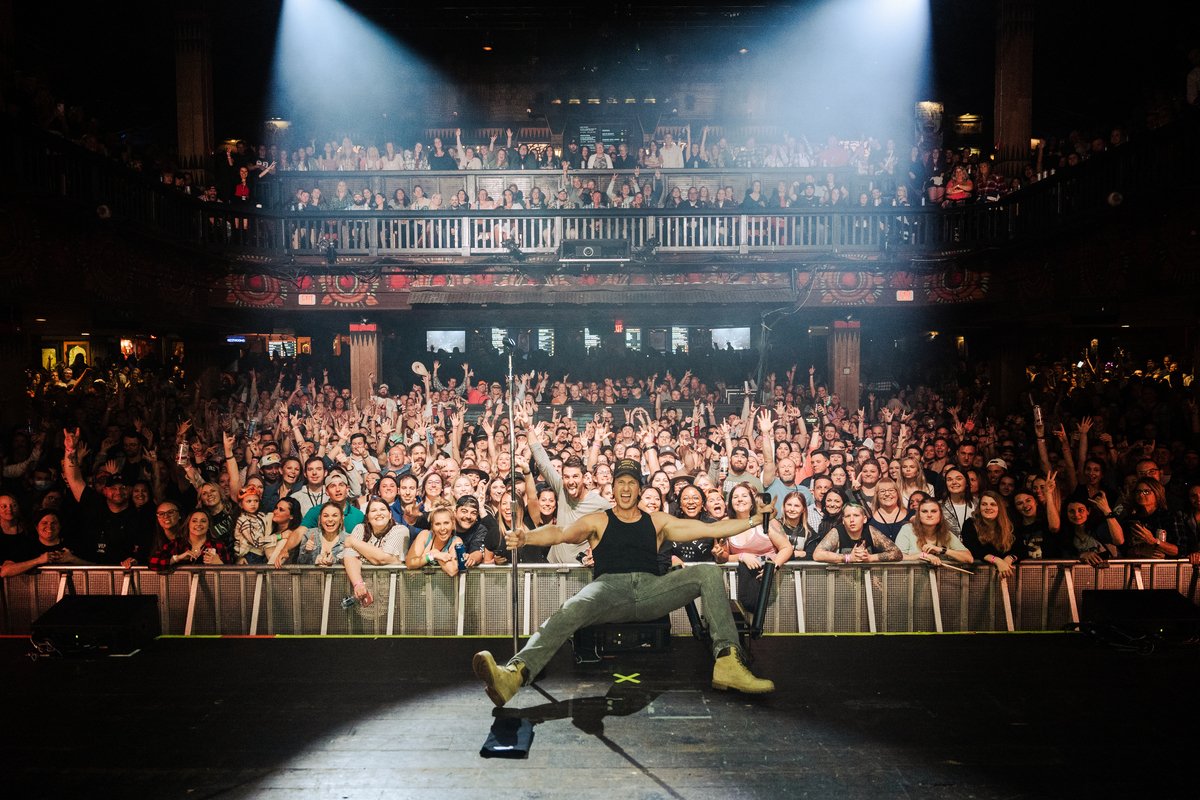 russelled's tweet photo. Pre-sale for the #BigWheelsAndBackRoadsTour starts NOW!!!!! And I wanna see allllllll of you there. Use code RDFAM23 for tix.
🚜🛣🤘 https://t.co/M2aaLHci3S https://t.co/HIG2dSRr53