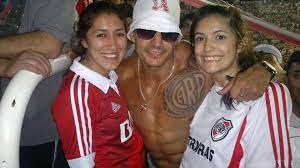 Para los que hablan boludeces y dicen que el Pato no es de River... más de 10 años tiene esta foto y está tatuado.