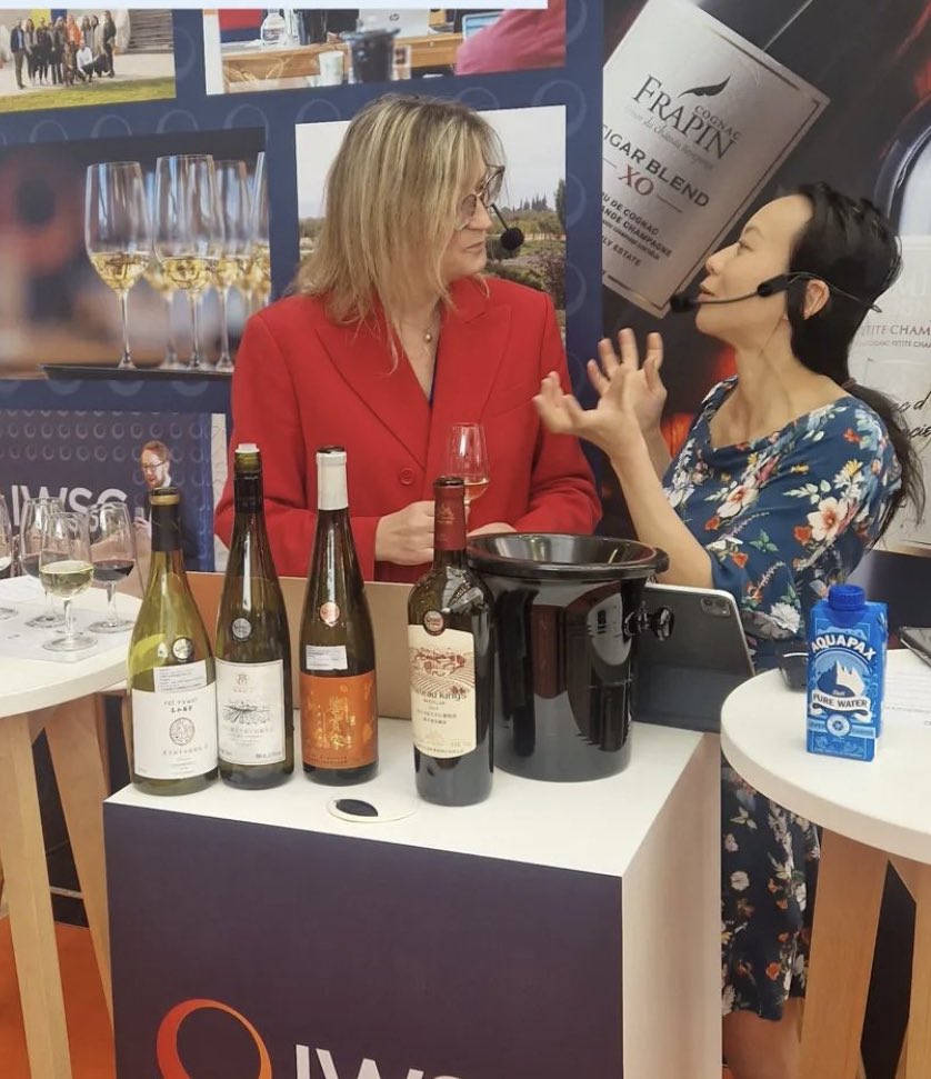 Busy, buzzy 2nd day at @londonwinefair - hosted a masterclass with the fab <a href="/JZWinepeek/">Janet Z. Wang</a> this morning on Chinese wines for <a href="/theIWSC/">IWSC - International Wine & Spirit Competition</a>, then meetings and tastings with the producers of Georgia at stand F40, and the growers of Alliance Riceys. It’s a good fair 🙌.