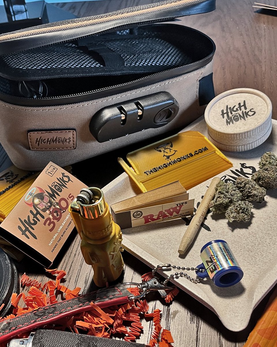 WheelMusky's tweet photo. 🔥🙏 Experience a higher state of being with High Monks Our CannaClub is all about REAL connections, REAL events, and REAL products. Come explore our world of #NFTs and #Counterculture @ https://t.co/SvZkFOfOmb #TheHighMonks #HighBox #LeoHIGHdas https://t.co/UdiLwDKh5o