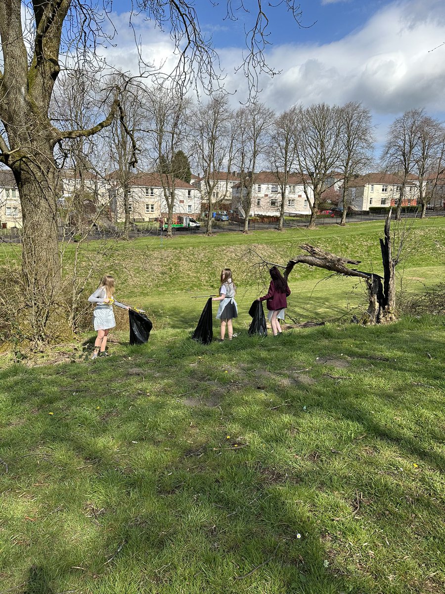StMargaretsSVDP's tweet photo. Members of SMHS SSVP youth participated in a sponsored walk and litter collection on Wednesday, raising funds to send some senior Saint Margaret’s pupils to Lourdes later in the year while also doing some beneficial work within our community. Well done to everyone involved! https://t.co/jUToHdTPKc