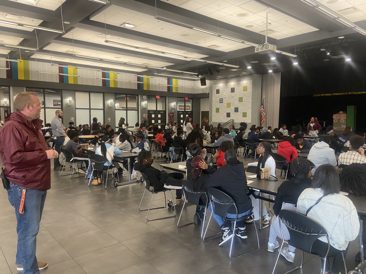 MilkovichMS1's tweet photo. 8th grade students and staff visited the high school today.  #highschoolbound https://t.co/I08Rgdb8eg