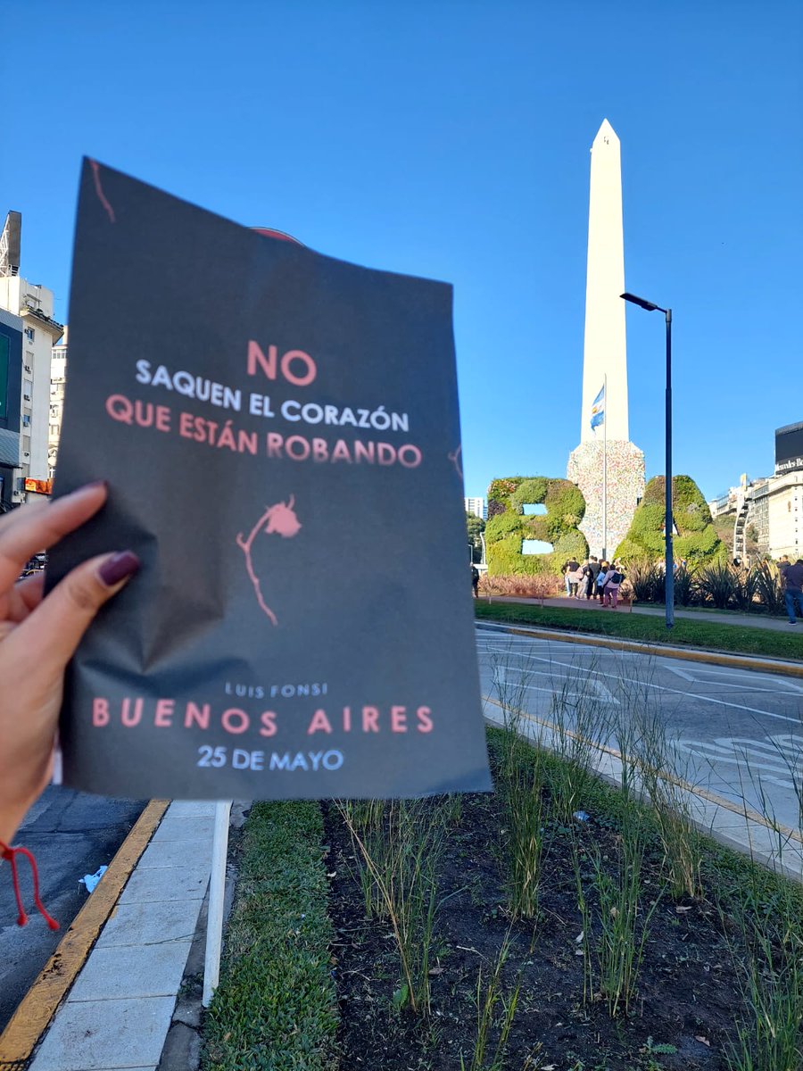 fonsi_fielesarg's tweet image. Solo 9 días para poder disfrutar de #BuenosAires 🥀  lo nuevo de #LuisFonsi

NO SAQUEN EL CORAZÓN QUE ESTÁN ROBANDO...🥀 

#fansClub  #Obelisco #fonsifielesarg  #Argentina #estreno #newmusic