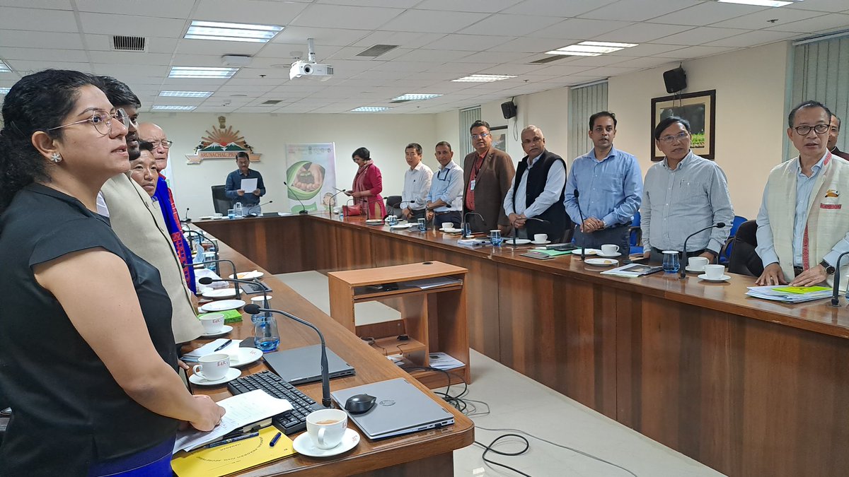 CSArunachal's tweet photo. Administered LiFE pledge for behaviour changes and environment friendly lifestyle.
Mindful and responsible utilization of resources is the key to protect and preserve the environment. 2/2 https://t.co/p8Tf7PXLk0