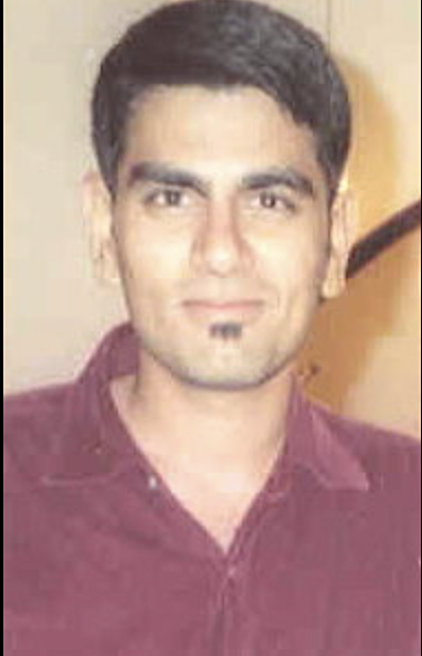 sidpatankar's tweet photo. I reckon this is #MeAt23 ... unf its a rather fuzzy pic
SVP https://t.co/wBFxlTk5Tv