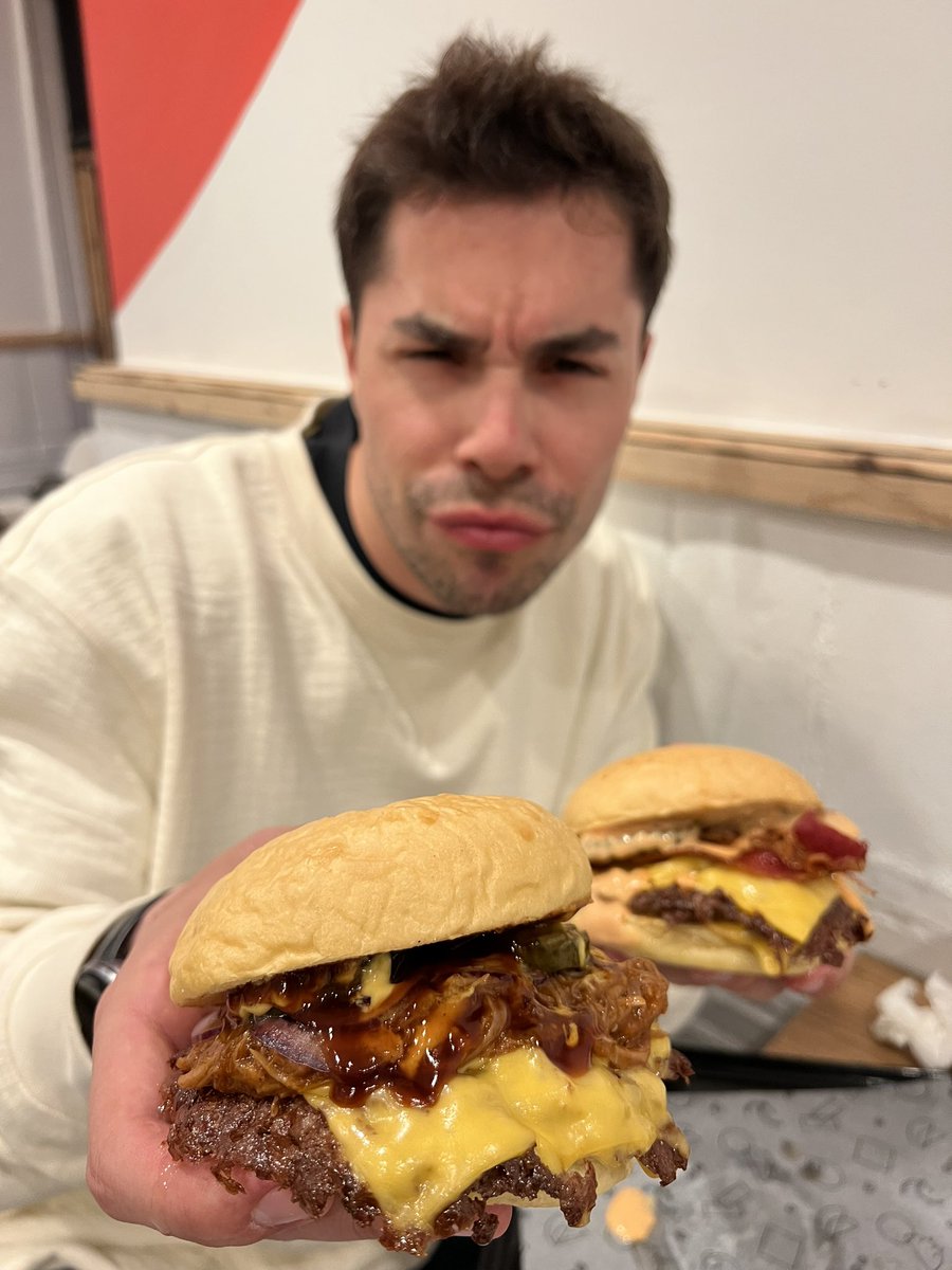 MiguelGordeando's tweet photo. 37-38. Bacon cheese burger y BBQ. Gose - Bilbao https://t.co/jnoZ9JjwSZ