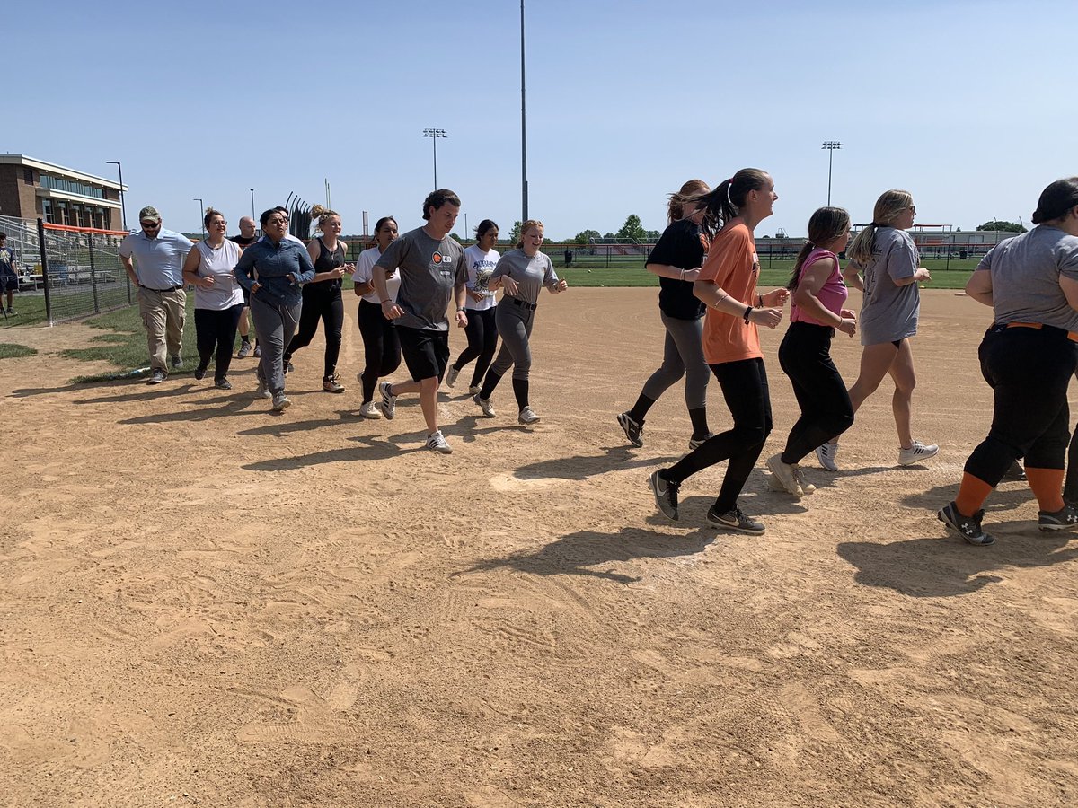 palmyrasb's tweet photo. Thank you teachers for joining us yesterday for our Teacher Appreciation Homerun Derby 👏🏼 Grateful to have outstanding mentors for our student-athletes 

#CougarPride #TeachersWon https://t.co/JZkEYGEe6u