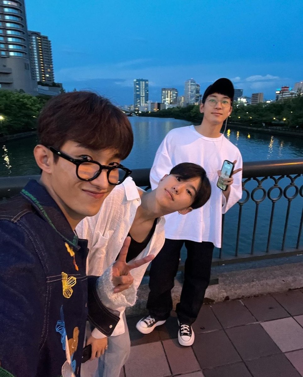 호싱 tweet media