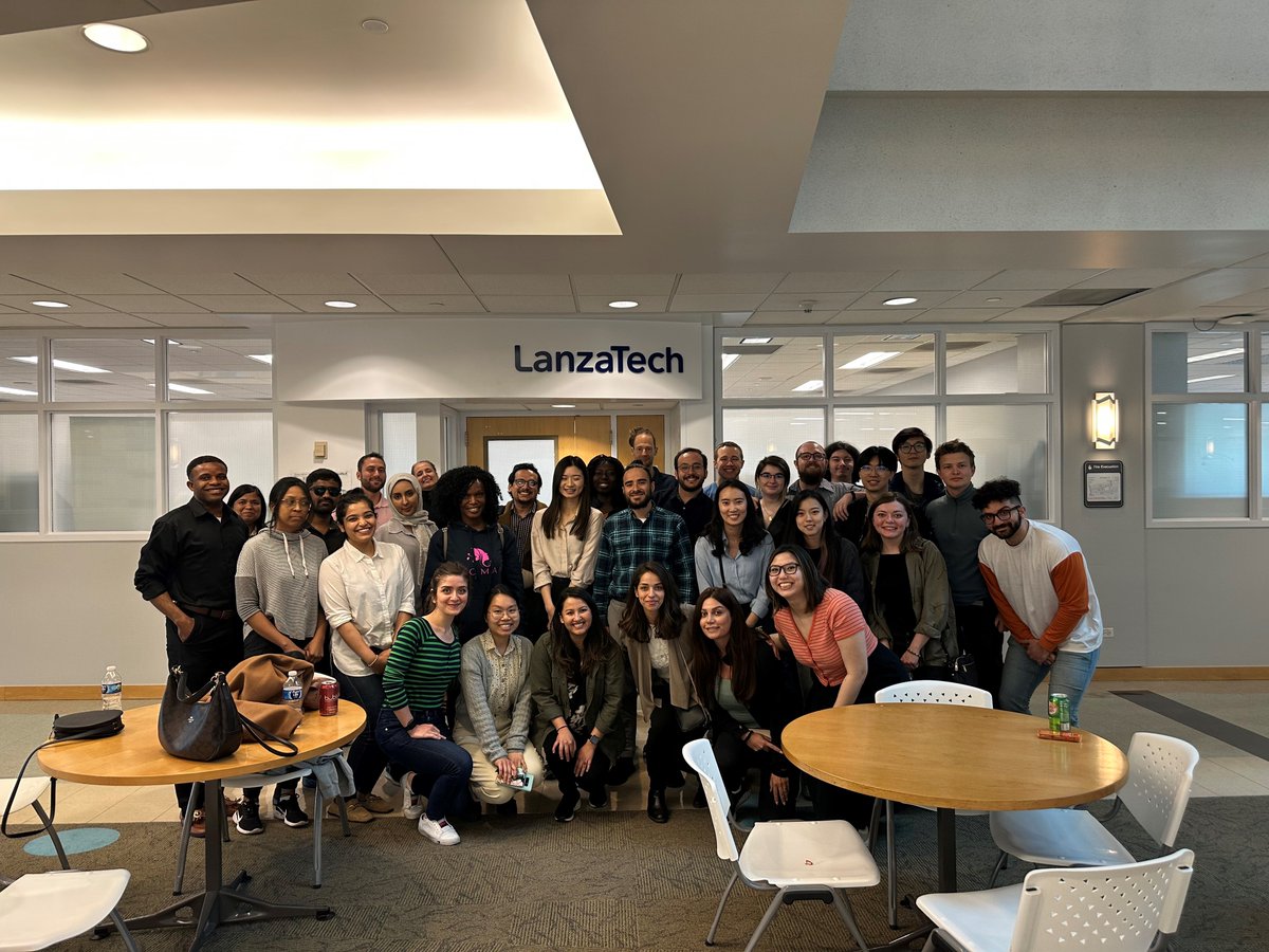 MaryPavan's tweet photo. Yesterday we had so much fun! We hosted @thisisUIC students with @MichaelKoepke80 opening with a great presentation about @LanzaTech #gasfermentation and #synbio platforms. Then a #career panel with myself, @Shivani64265327, Lucas, and Nathan and, then, lab tour! 🎉🎉🎉 #Chicago https://t.co/fNbNKKFL1M
