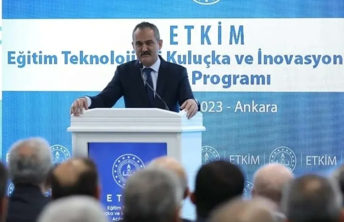 mebyegitek's tweet photo. Millî Eğitim Bakanımız Sayın Mahmut Özer, Millî Eğitim Bakanlığı ile ODTÜ Teknokent arasındaki iş birliği çerçevesinde kurulan Eğitim Teknolojileri Kuluçka ve İnovasyon Merkezi "ETKİM"in açılışını gerçekleştirdi. #tcmeb #mebyegitek https://t.co/F14QLSiy3J https://t.co/mecKUo83E8
