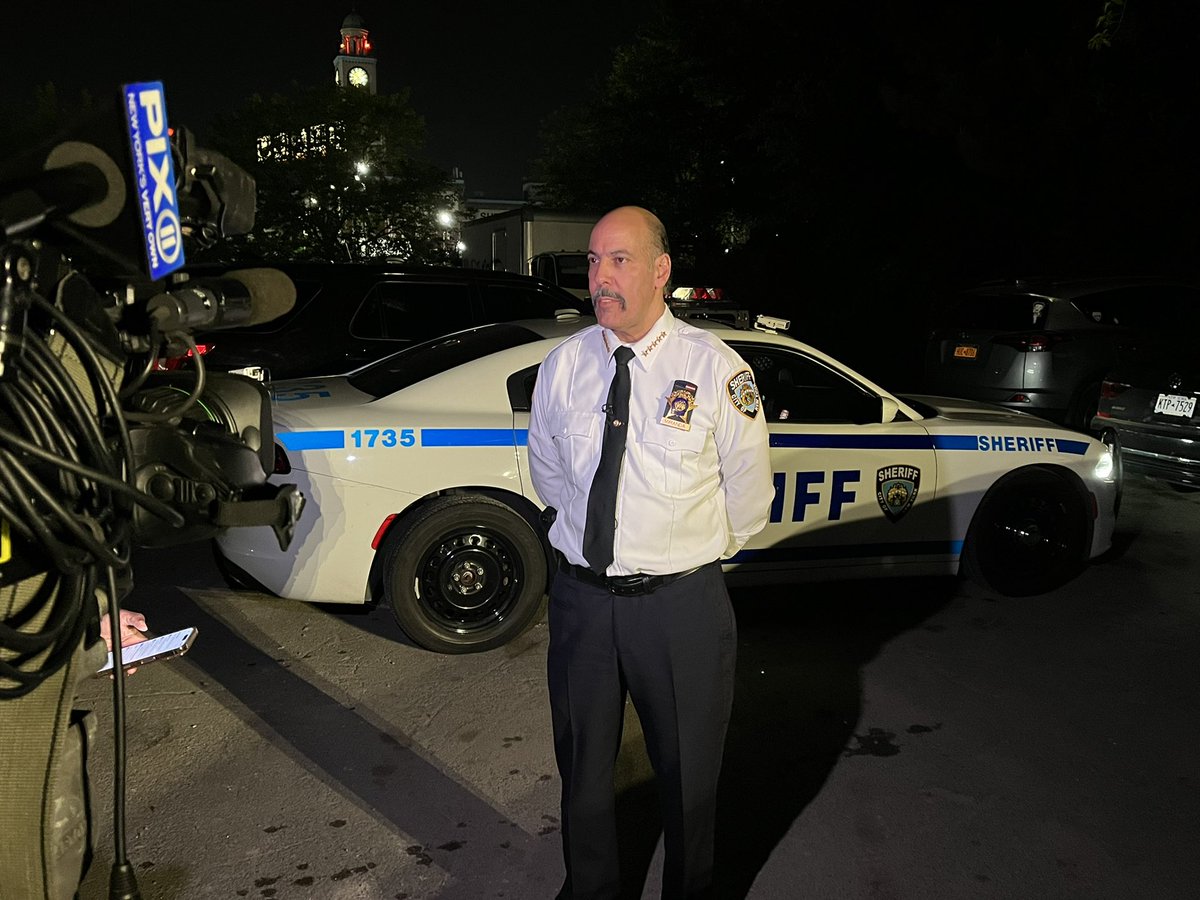 NYCSHERIFF's tweet photo. Pix 11 joined the NYC Sheriffs Road Patrol unit and Sheriff Miranda as they conducted temp tag enforcement on ghost vehicles in Queens last week! 

Catch the exclusive coverage tonight on PIX11! 

#NYCSheriff #SHERIFF #NYC #TempTag #GhostVehicles #Pix11 #Queens https://t.co/zxw6aUu2M3