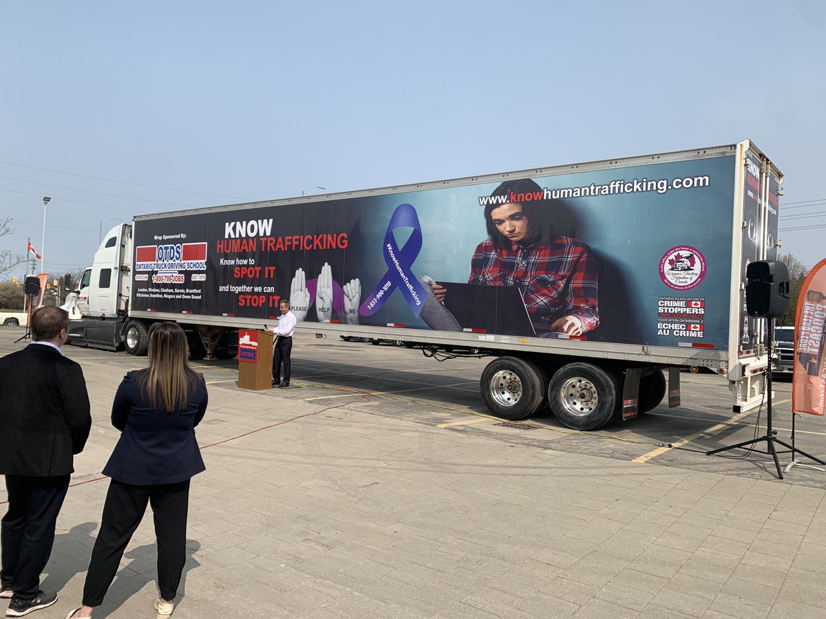 bigrigwraps's tweet photo. #JustWrapped We are honoured to have wrapped yet another truck in support of the @knowhumantraff1 campaign. With this heinous crime on the rise all around Canada, it's important to deliver a consistent message across the country to keep people informed & engaged with the cause
β¬οΈ https://t.co/ppYriboNgZ