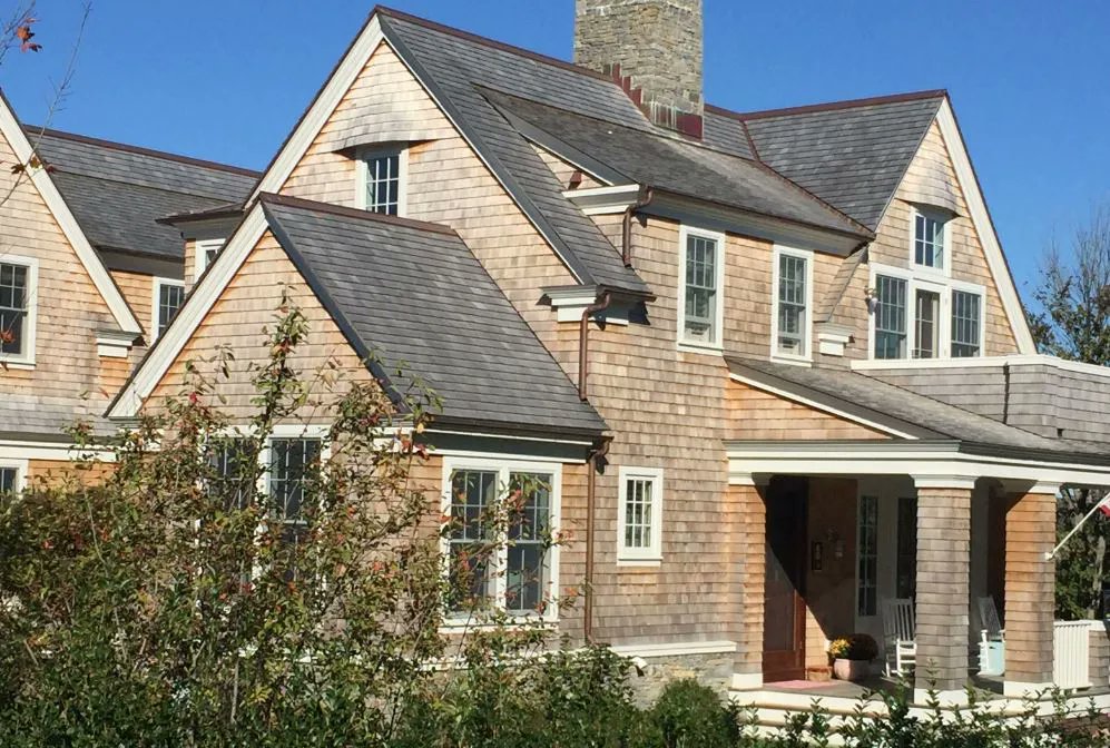 We get a lot of questions regarding Alaskan Yellow Cedar and how it weathers compared to Red Cedar. Heres a picture to show you the weathering timeline.
AYC weathers to a very attractive silvery grey patina, and is popular in the New England area and NY/NJ. #grcedar #AYCShingles