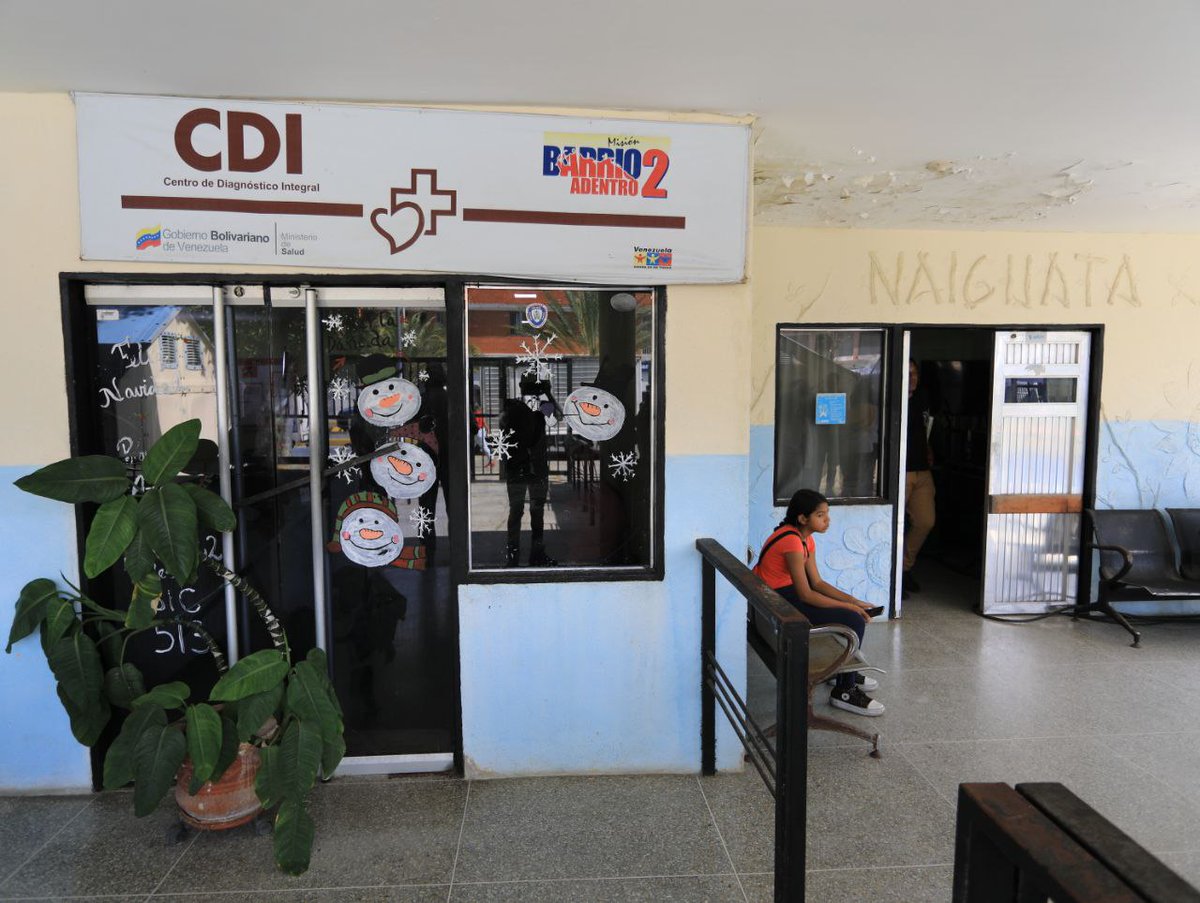 ViceVenezuela's tweet photo. #Entérate || Bricomiles realizarán reparación de infraestructuras del CDI de Naiguatá en el estado La Guaira.     

#16May     

Más detalles aquí: https://t.co/BMKewla3b9 https://t.co/oBw8YywaBW