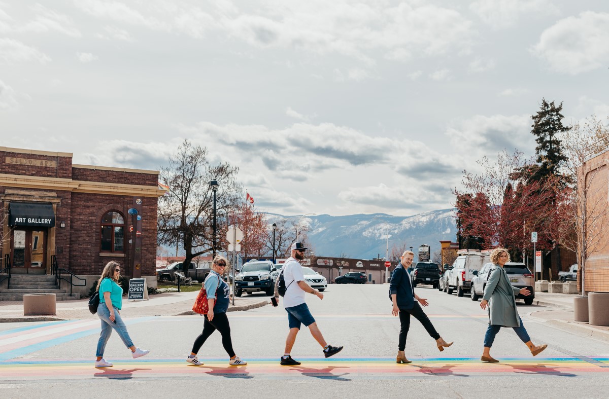 💙What makes Salmon Arm special you might ask? Hands down every single time we will tell you the people!
We are so lucky to have the cream of the crop when it comes to community members.  Retweet if you think so too!

📷 Alpine Wild Bloom Images creating the magic on film!