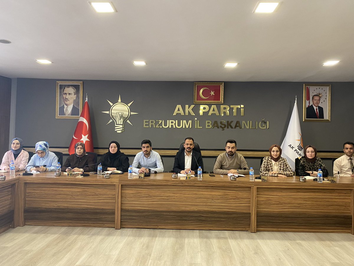 akgenclik025's tweet photo. AK Parti Erzurum İl Gençlik Kolları olarak Muhammed Gökberk Kocaaliler (@gkocaaliler) başkanlığında yönetim toplantımızı gerçekleştirdik. https://t.co/MPRWBEsGuF