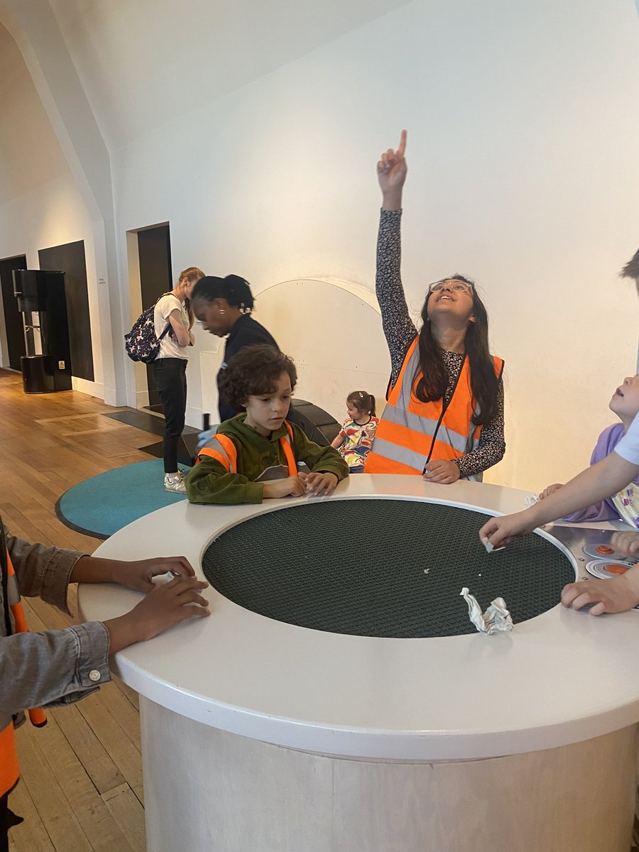 Roundhay Year 6 tweet media