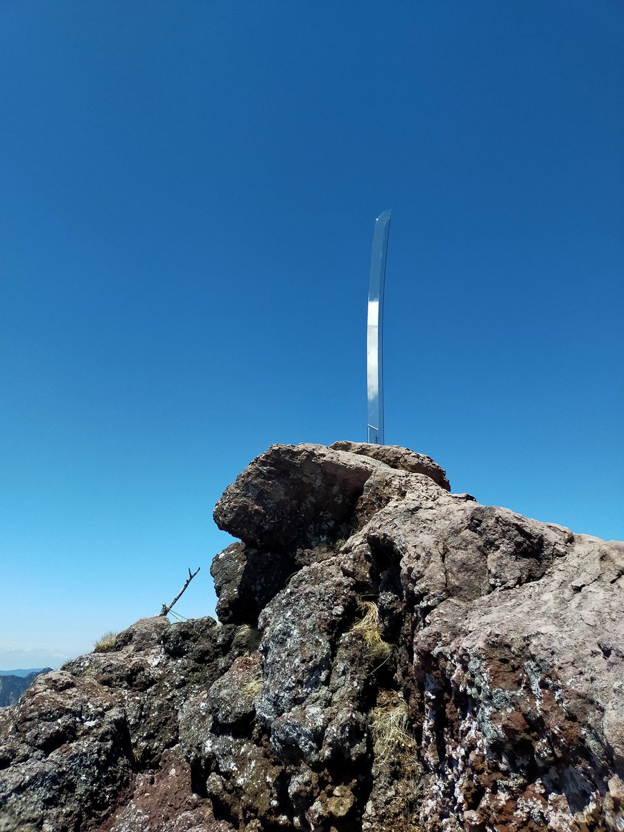artmediak's tweet photo. 今日は朝から日光男体山へ。人生初2400m越えの山登り🏔天気にも恵まれ、頂上でSAZA coffeeを頂きました☕山登りは瞑想。生きてて良かったーと思える景色が見られて、本当に最高でした！！ #日光男体山 #登山 https://t.co/z4PRYqQQzL