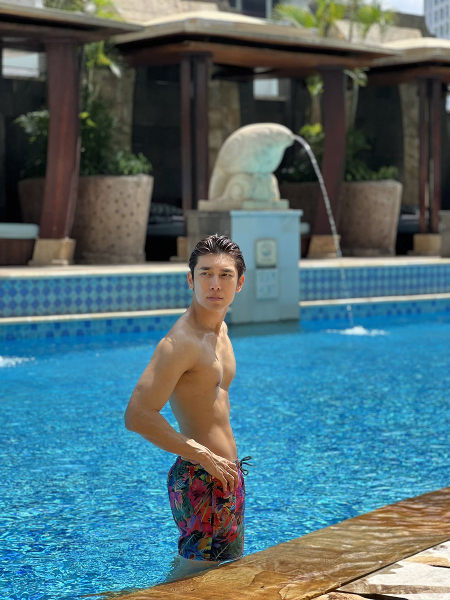 MSuppasit's tweet photo. Jakarta first time https://t.co/nETpiatUAT