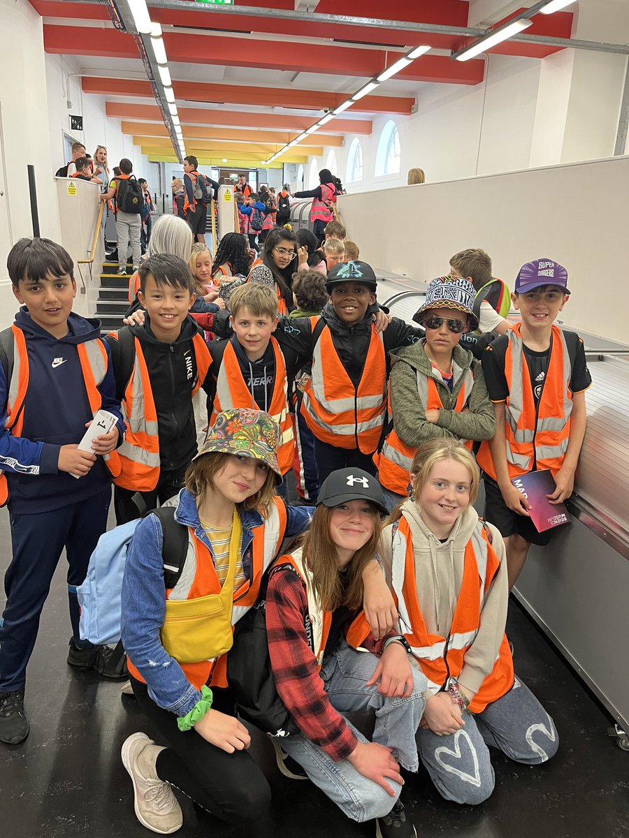 Roundhay Year 6 tweet media