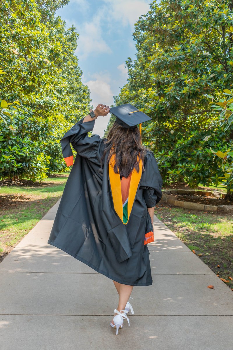 UTDAuxiliarySvs's tweet photo. Today we're highlighting Setu, graduating with a MS. in Business Analytics. She was one of our Fall 2022 models, and we were so excited to capture her graduation! 👩‍🎓 #utdone #classof2023 https://t.co/4CgmXNzwPL