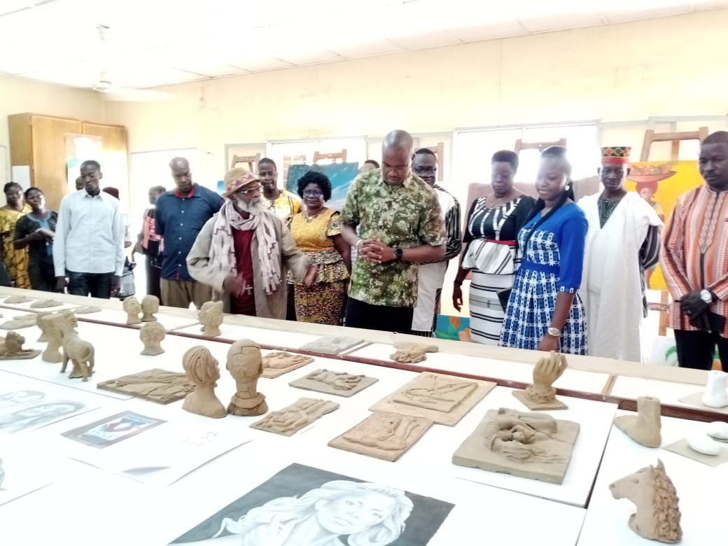 MGJKOUAMAN's tweet photo. Culture : L’INAFAC renforce les capacités de 30 stagiaires en musique et arts plastiques 

Le ministre de la Culture, Jean Emmanuel Ouédraogo, a procédé ce mardi 16 mai 2023 à Ouagadougou, à la remise d’attestation des Masters-classes 2023.

https://t.co/GMDaSXkQCB https://t.co/GuwSspcsSp