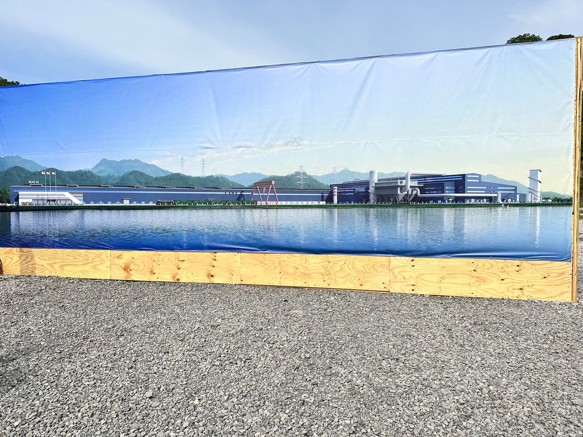 brianasmithnews's tweet photo. GROUNDBREAKING: A new steel mill is coming to Aliquippa! 

72 Steel is holding its groundbreaking ceremony this morning where the J&amp;L and LTV mills once stood. 

It’s expected to open in 2025. 

@KDKA 

https://t.co/tryTfUKPrv https://t.co/E6bjV498Tj