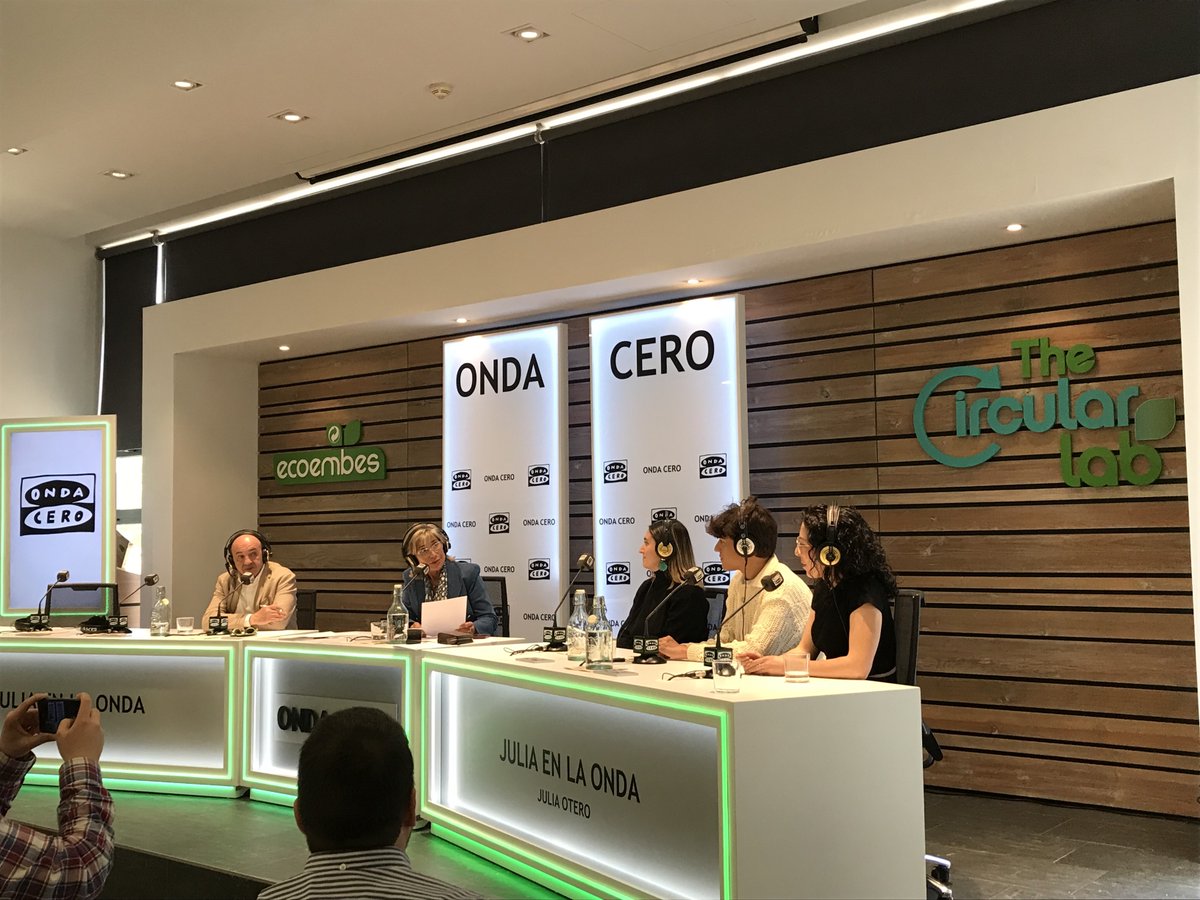 TheCircularLab's tweet image. Representantes del proyecto #CircularTalentLab cuentan en @Juliaenlaonda su experiencia.

💡 ¿Cómo es afrontar el desarrollo de una solución a un reto relacionado con el #reciclaje y la sostenibilidad?

Integrantes de la actual 8ª edición te lo cuentan👉 ondacero.es/directo/