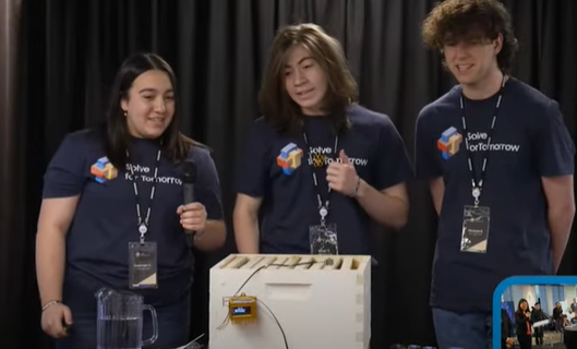 PorterSpartans's tweet photo. Congratulations to our Samsung Solve for Tomorrow Team who are National winners!! They worked so hard creating and designing their HiveHub product and working with the community. Thank you all for your support! #phs_spartans #ncisd #samsungsolvephs https://t.co/O6IKvkNiEY