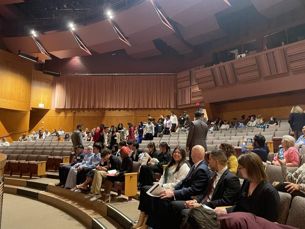 Center_Schools's tweet image. Pennsylvania’s #Migrant Education Program assists schools to provide migrant students, whose schooling is often interrupted, with a quality educational experience so they can meet their potential. Today, we celebrate 200+ graduates! #MEPgraduation @PADeptofEd