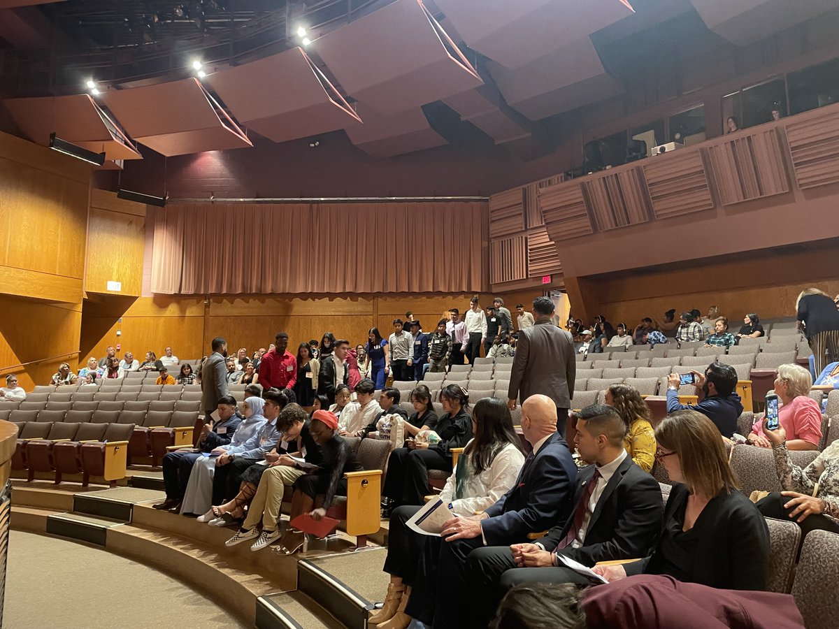 Center_Schools's tweet image. Pennsylvania’s #Migrant Education Program assists schools to provide migrant students, whose schooling is often interrupted, with a quality educational experience so they can meet their potential. Today, we celebrate 200+ graduates! #MEPgraduation @PADeptofEd