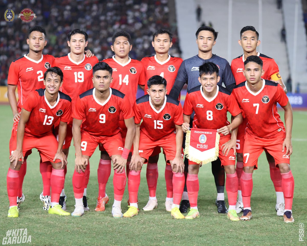 SiaranBolaLive's tweet photo. INDONESIA 5-2 THAILAND
ALHAMDULILLAH INDONESIA MERAIH MEDALI EMAS CABANG OLAHRAGA SEPAKBOLA SEA GAMES!!
BUKA PUASA JUGA SETELAH 32 TAHUN PUASA!! TERIMA KASIH COACH INDRA SJAFRIE! TERIMA KASIH STAFF PELATIH DAN SQUAD TIMNAS INDONESIA U22!! #SEAGames2023 
MEDALI EMAS UNTUK INDONESIA🥇