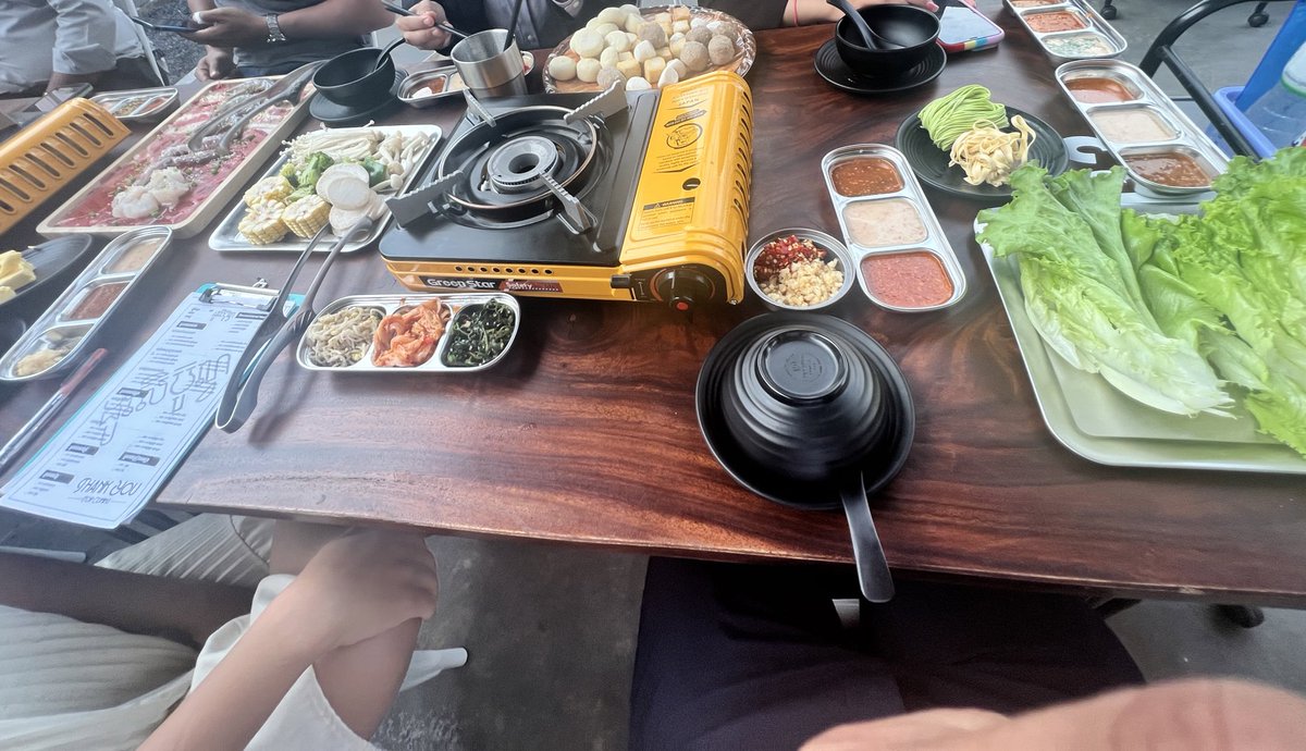 SkyToTo10's tweet photo. ស្អែកចាំសំរក https://t.co/5deHt8qvla