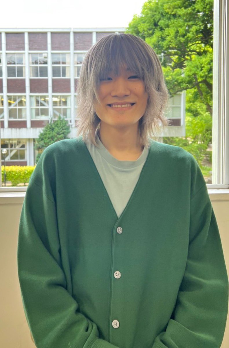 Messup_01's tweet photo. 2人目はチームの"コネクター"を担当している昴くんの紹介です！

はじめまして👀

好奇心旺盛で、人の話深掘りマンの上村昴です✨

このチームでは、外の人とチームを繋ぐコネクターと、リーダーの言語化のお手伝いをしています💪

見かけたら気軽に声をかけてください〜 https://t.co/nOAxF1OKJa