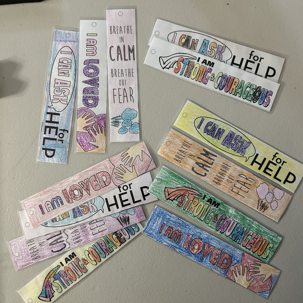 jdurant_sw's tweet photo. Today’s 3rd Grade Group made Bright Thought Bookmarks to help them overcome obstacles throughout their day! 💪🏼 #socialwork #schoolsocialwork #smallgroup #SEL #MentalHealthAwarenessMonth @JessicaSinarski @RicheyRabbits @RedClaySchools https://t.co/V7WO20u2n5