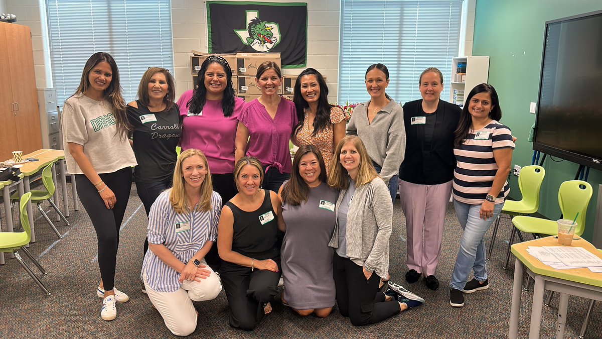 Thank you to all of our volunteers. We appreciate you SO much. Swipe right 👉for #PresidentOfTheYear! <a href="/WGESPTO/">Walnut Grove Elementary PTO</a> is the BEST! #InspireExcellence #DragonProud