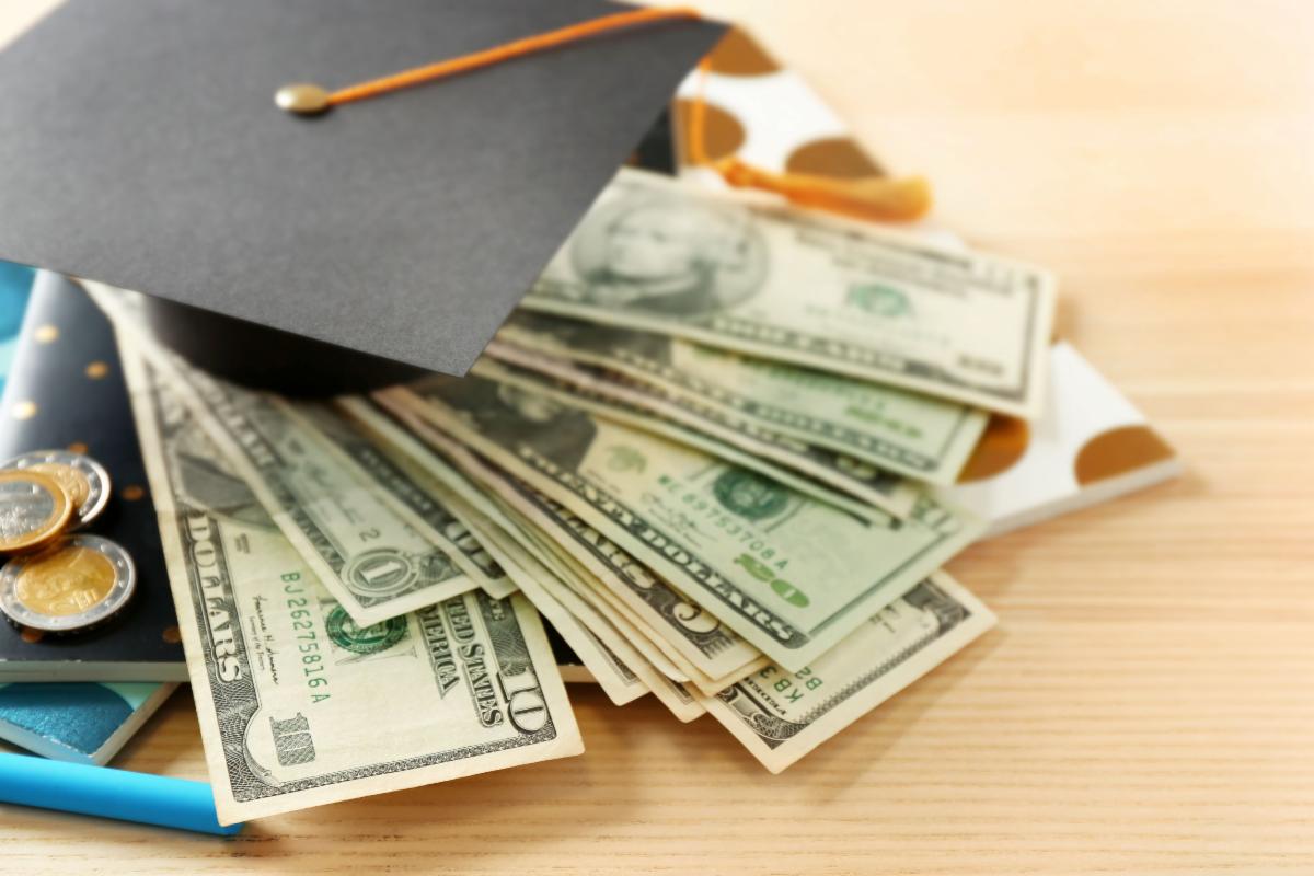 ScholarshipWork's tweet photo. Find Scholarships in Unusual Places + May 21 Scholarship Boot Camp - https://t.co/w1eMq2U4Ow https://t.co/aDcCFKPQXs