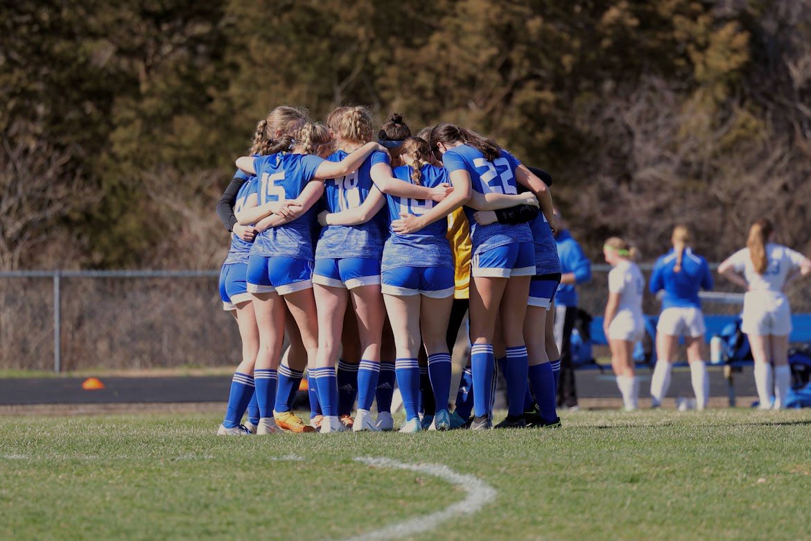 wahlert_gsoccer's tweet photo. Happy senior night to our seniors, leave it all on the field!! 
⚽️: Senior 
⏰: 4:15
📍: Wahlert https://t.co/lSiXz8LgIe