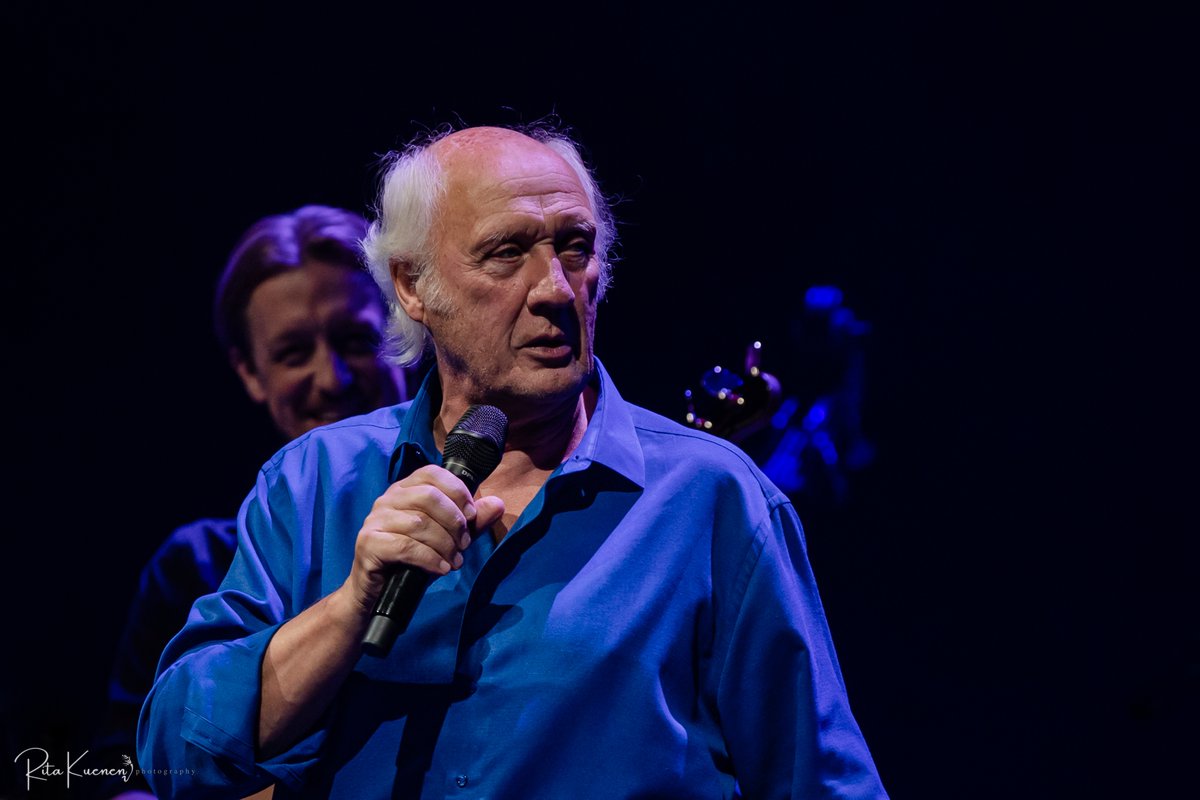 Voor de vakantie zingen we nog in Schie- en Zaandam,
Leeuwarden, Roosendaal, Amersfoort, Ere-Knoeris Uden, Hengelo, Emmen bij de Zoo, Vlaardingen en het jonge Dronten. Tien vertrouwde steden. Dan wacht ons zon en water. Heb... tinyurl.com/mryczckk