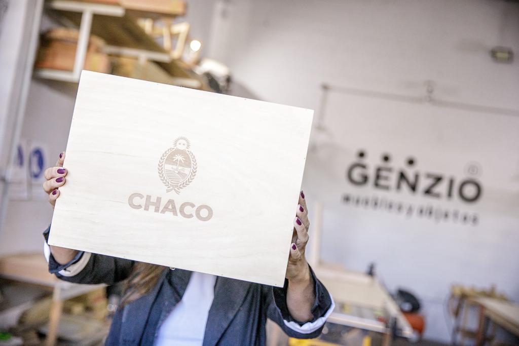 jmcapitanich's tweet photo. Visitamos dos emprendimientos que producen bienes de calidad y generan empleo local. Se trata #RESITEX SA, un taller textil de Resistencia y #GENZIO, un emprendimiento de fabricación de muebles de diseño de Barranqueras. Ambos con muy buenas perspectivas de crecimiento! https://t.co/aNK8zEvMik