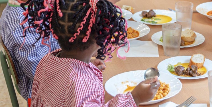 consorciedubcn's tweet photo. 🔉 Atenció famílies!
🍽️ S'ha obert la convocatòria d'ajuts de menjador escolar del curs 2023-2024 als centres educatius de Barcelona

 🗓️ Presentació de sol·licituds: fins al 16 de juny de 2023

ℹ️ Podeu consultar tota la informació al nostre web  https://t.co/xW4KHMpqUt https://t.co/UMTs2UxUxG