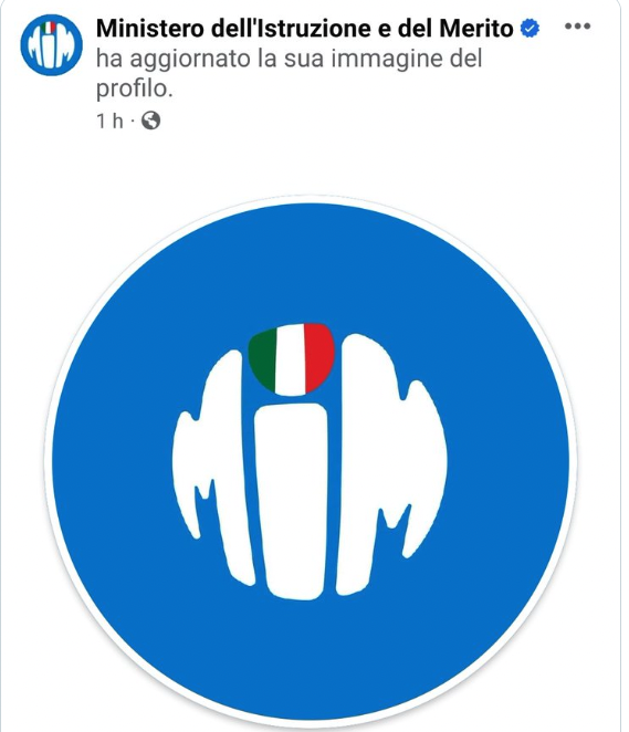 franxstrax's tweet photo. meet the new official logo of Italy's ministry of education

[the opera nazionale balilla organised Mussolini's youth] https://t.co/DDmcsqB1lb