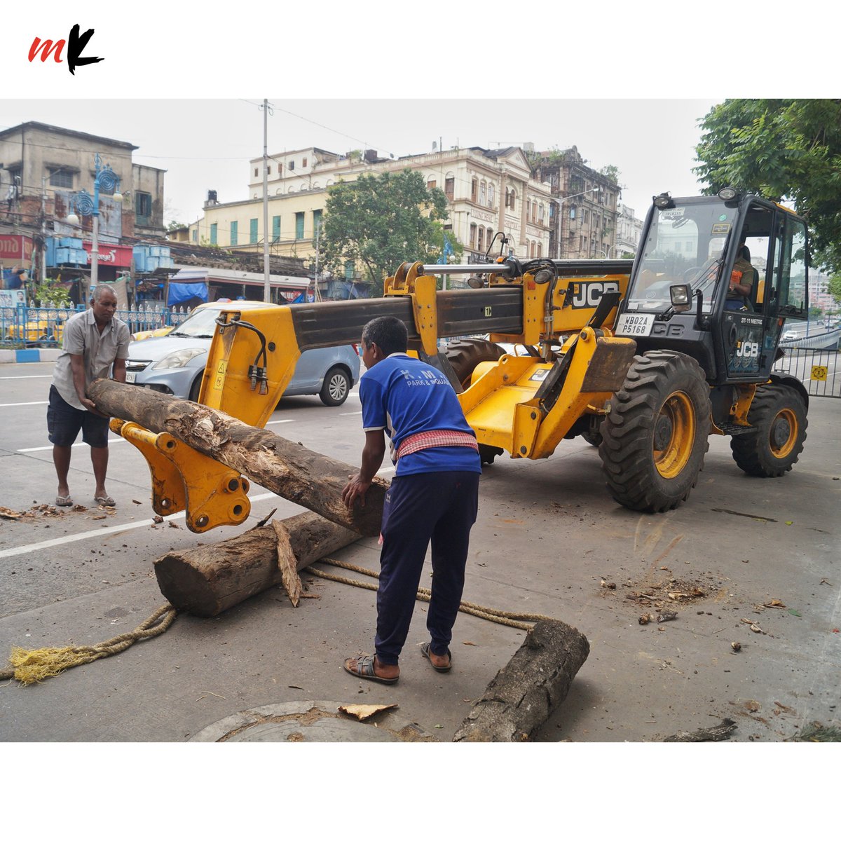 TT_My_Kolkata's tweet photo. Take a quick look at the day that was for #Kolkata featuring a cloudy evening for the city, KMC on clean-up duty, Rozgar Mela and more.
Read more: https://t.co/jNPz8fXOuv
#PicksOfTheDay #CloudySky #Storm #RozgarMela #SahityaAkademi #ICSETopper #MyKolkata https://t.co/MhjfWSkPlY