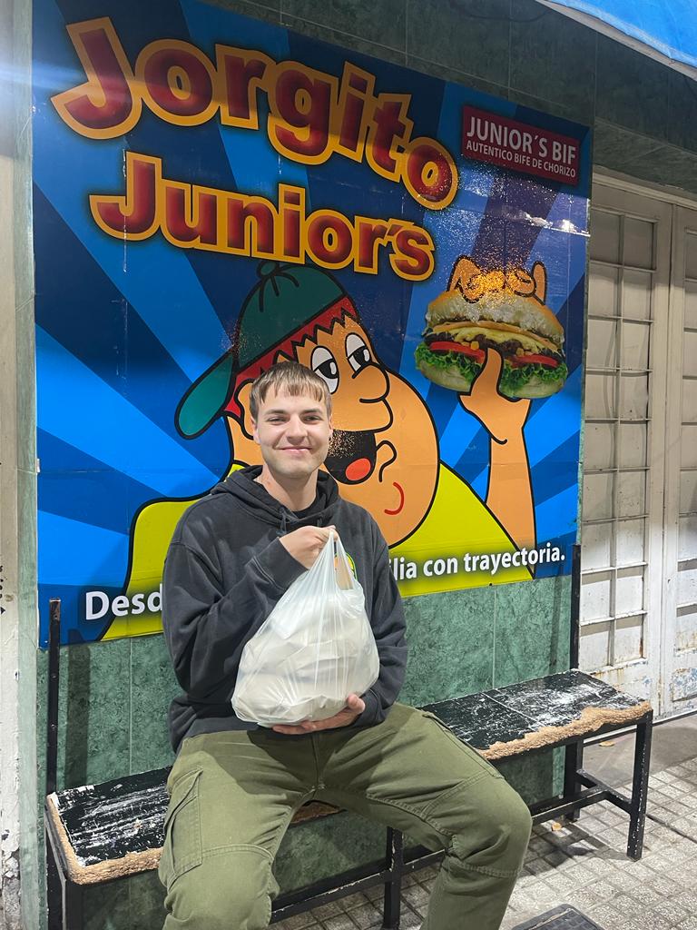 Sin jorgito Jr / Con Jorgito Jr