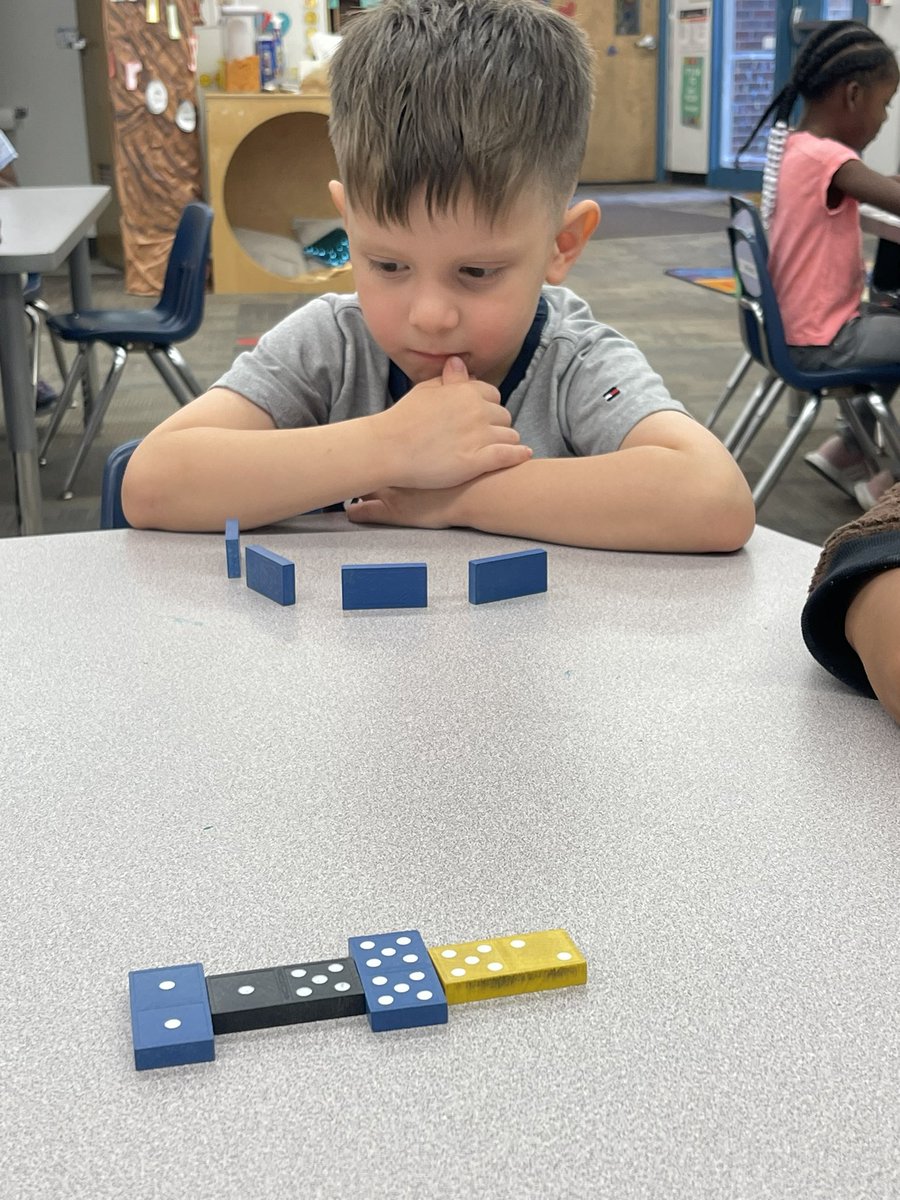 PreK_rocks_'s tweet photo. Dominoes!! @BrookridgeSMSD #earlyedsmsd https://t.co/Ih56DSPQDm