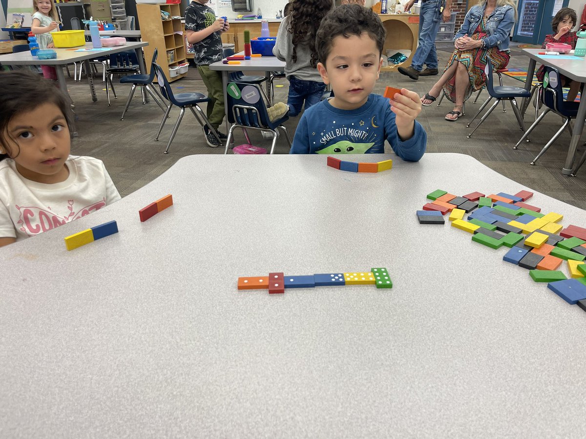 PreK_rocks_'s tweet photo. Dominoes!! @BrookridgeSMSD #earlyedsmsd https://t.co/Ih56DSPQDm