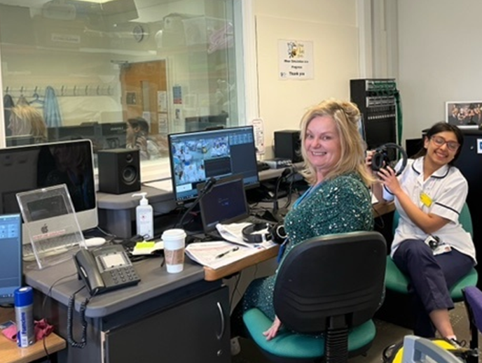 UHCWsimulation's tweet photo. UHCW Simulation Team working in collaboration with UHCW Physio's to develop a simulation course to up-skill and give confidence post Covid @uhcwtherapy @SSHorg @ASPiHUK @InnovationUHCW @nhsuhcw 
@physiorads #AHP #AHPSimulation https://t.co/lGdauyo2O4