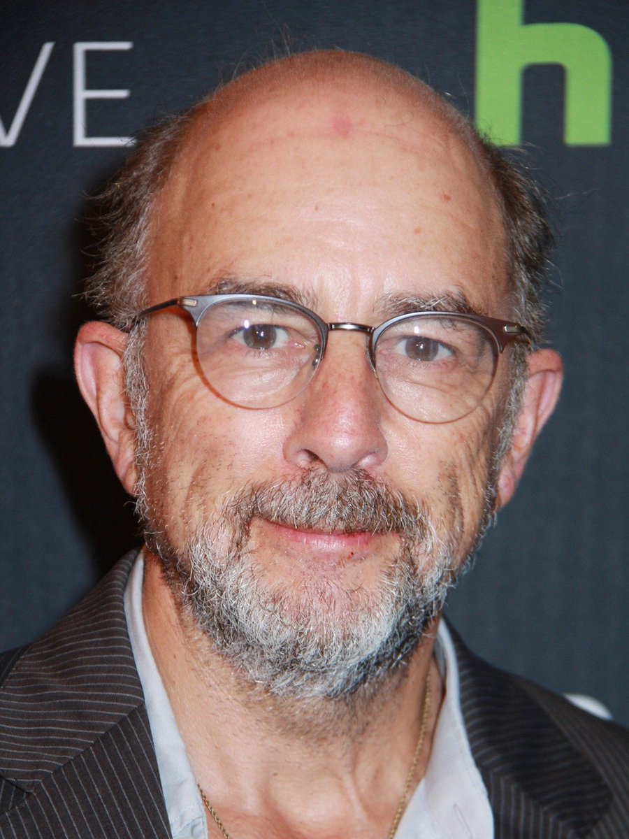 Who would you cast as Dr Loomis in ANOTHER Halloween remake?

I'm going with powerful actor Richard Schiff.

#halloweenmovies #drloomis #richardschiff